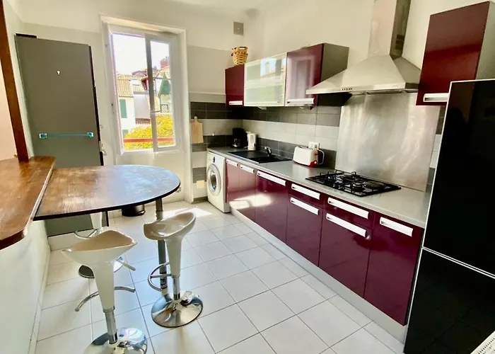 Plein Centre, Lumineux Et Spacieux Appartement *